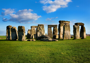 Why You Should Visit Stonehenge While in the UK - visit, travel, Stonehenge, Southern England, places, Merlin, Aurelius Ambrosius