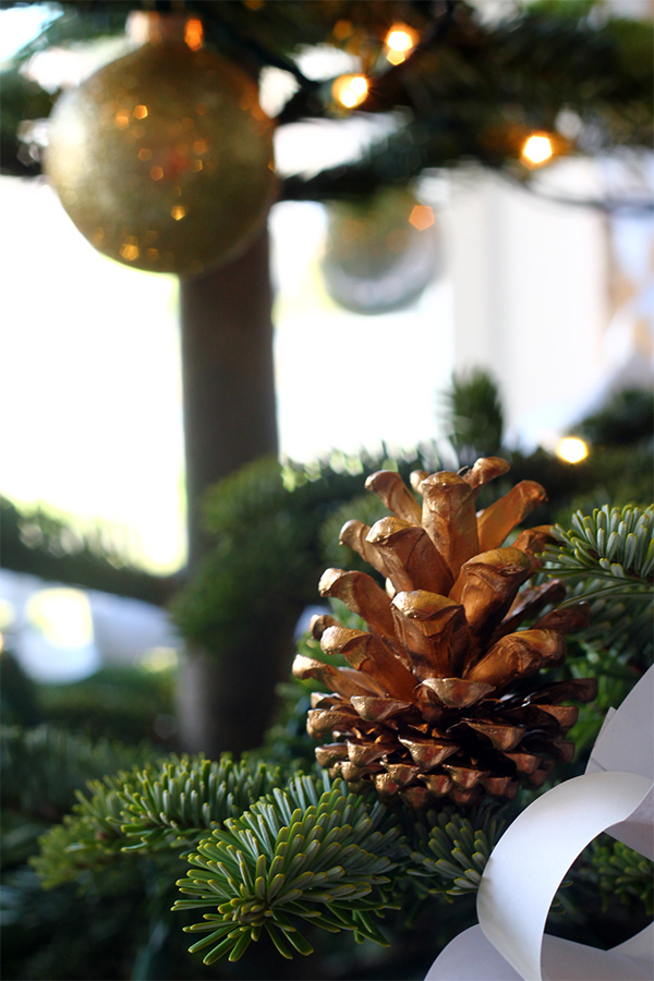 Rustic Wooden Box Centerpiece with Gold Pinecones 