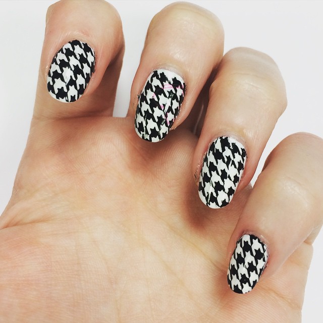 20 Beautiful Black and White Nail Art Ideas