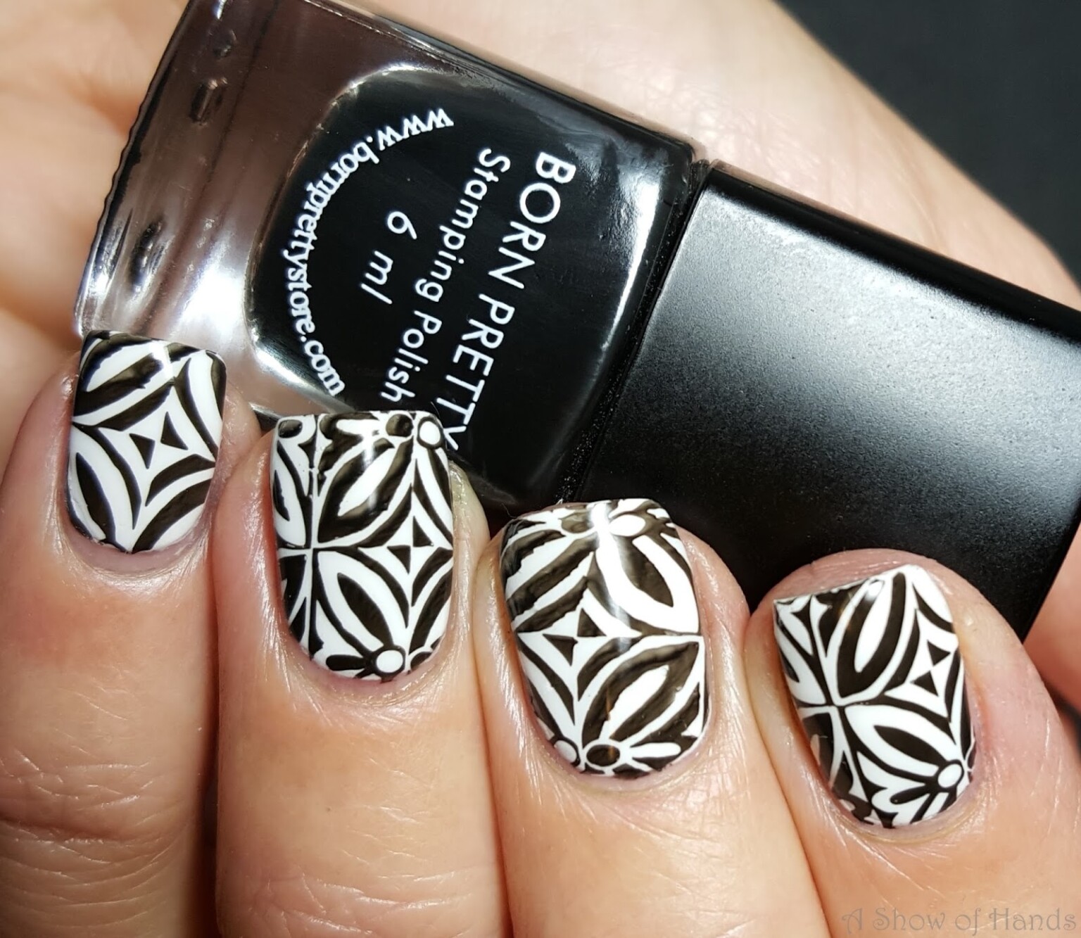 20 Beautiful Black and White Nail Art Ideas