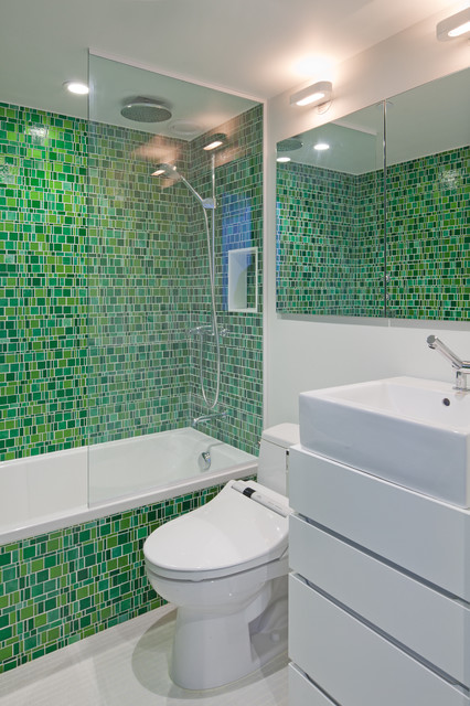 18 Relaxing and Fresh Green Bathroom Designs