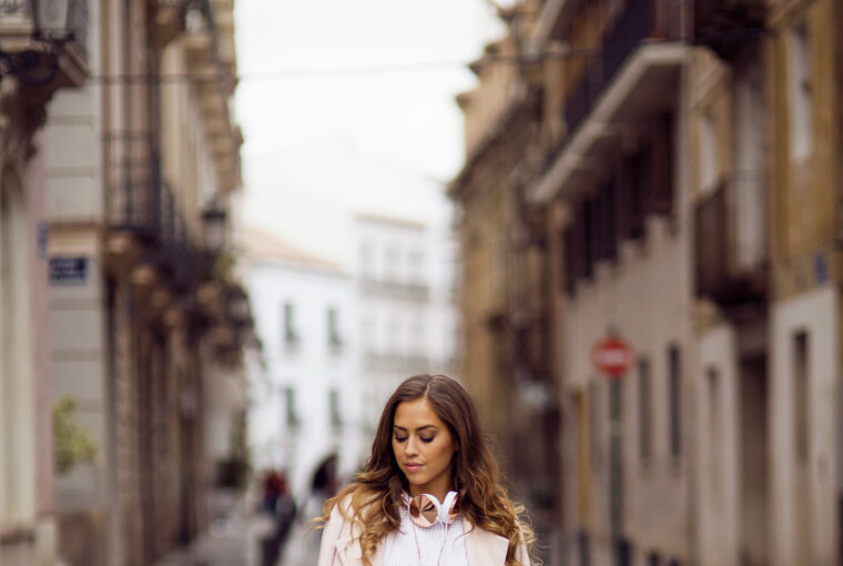 How To Layer Your Clothes To Stay Warm This Winter- 17 Outfit Ideas How To Layer Your Clothes To Stay Warm This Winter- 17 Outfit Ideas - winter street style, winter outfit ideas, layering, Layer Your Clothes To Stay Warm This Winter