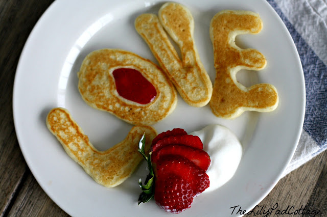 16 Sweet and Easy Valentine’s Day Breakfast Recipes - Valentine's day recipes, Valentine's day breakfast, sweets, breakfast recipes