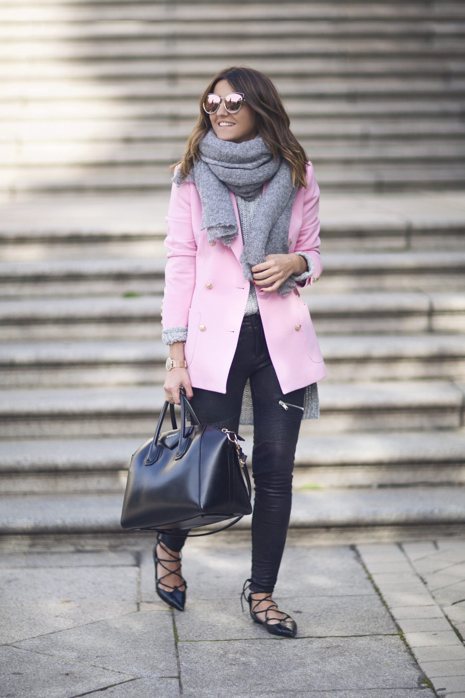 20 Street Style Outfits with Coats in Pastel and Bright Colors for the ...