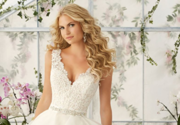 15 Gorgeous Wedding Dresses for Spring 2016 - wedding dress, spring wedding dress, spring wedding, elegant wedding dresses, classic wedding dresses