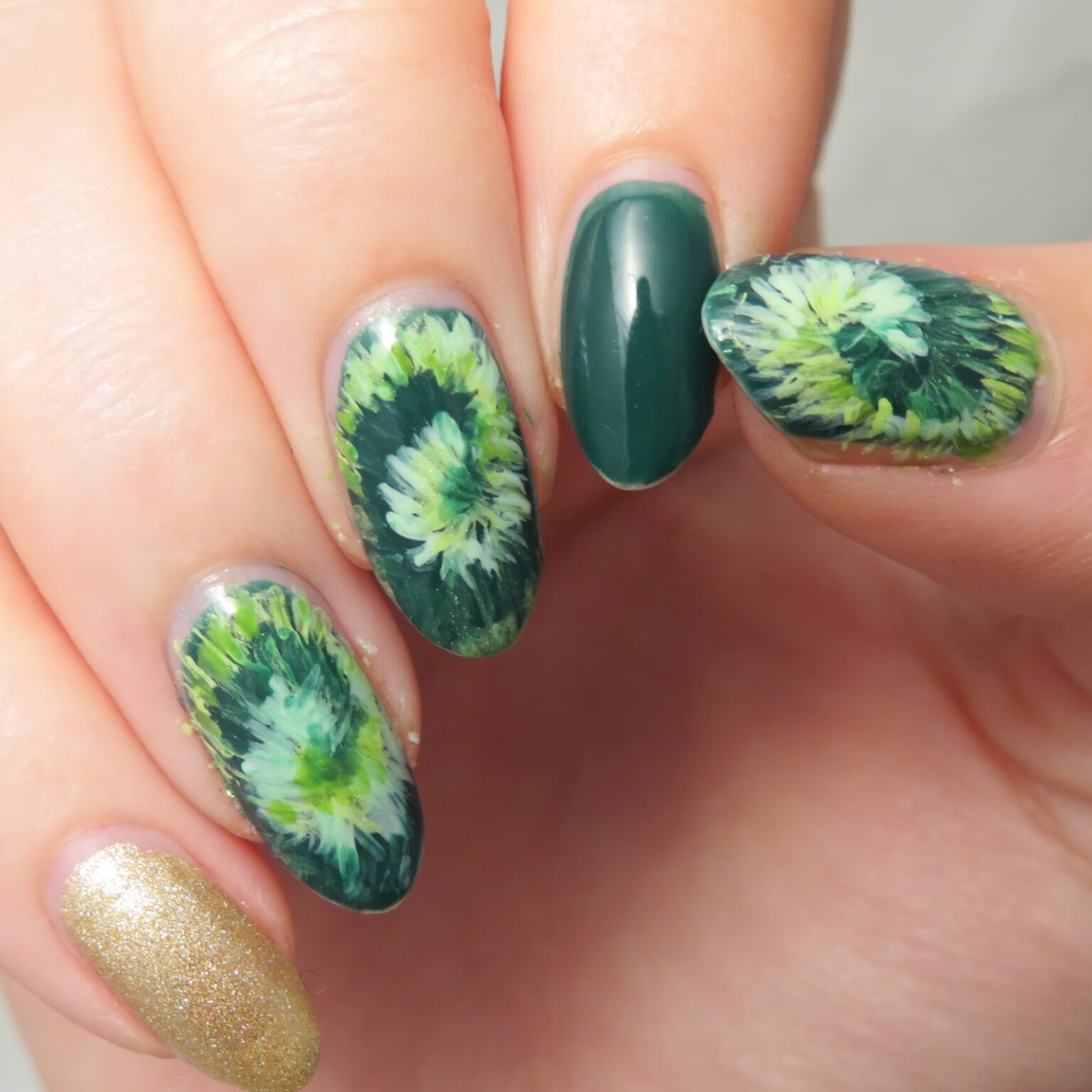 18 Cool Green Nail Art Ideas in Different Shades