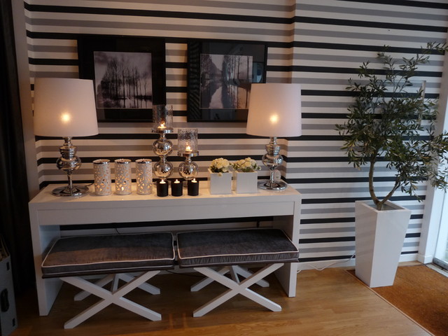 18 Great Ways to Style Entryway Tables 18 Great Ways to Style Entryway Tables - welcoming entryway, Entryway table, entryway decor, entryway