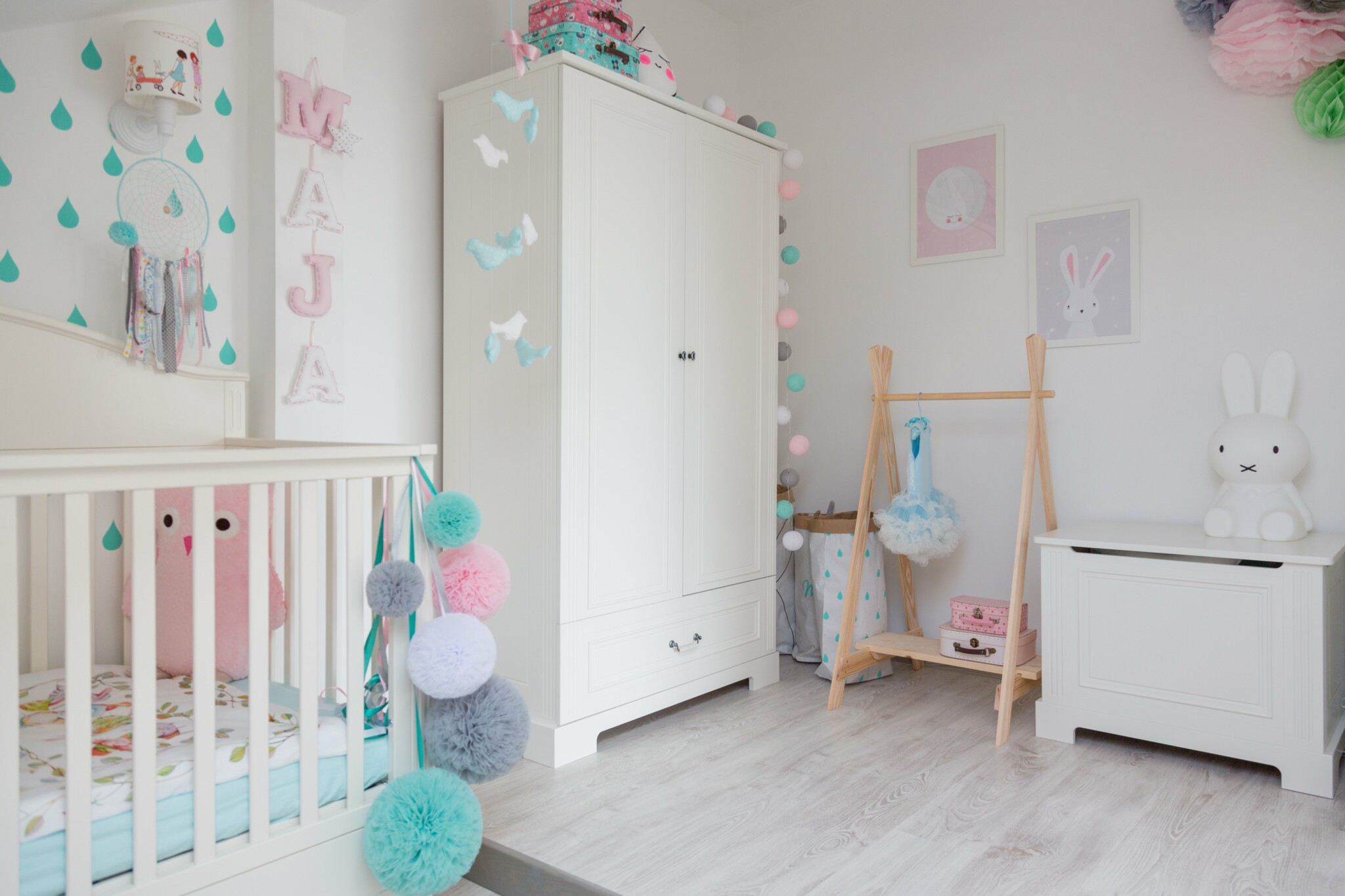 White Nursery Furniture For All Future Parents