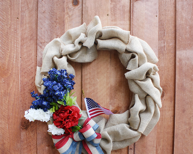 15 Amazing DIY 4th of July Wreath Ideas - diy wreath, 4th of July diy wreath, 4th of July diy decor, 4th of July