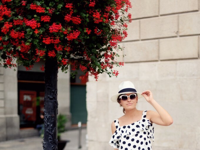 Dots and Spots: 15 Cute Summer Outfit Ideas (Part 2) - Summer outfit for woman, summer outfit, summer dots outfit ideas, dots outfit ideas
