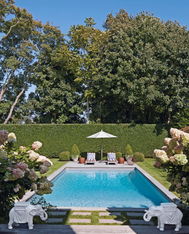 15 Breathtaking Private Swimming Pool Designs For Backyard Refreshment (6)