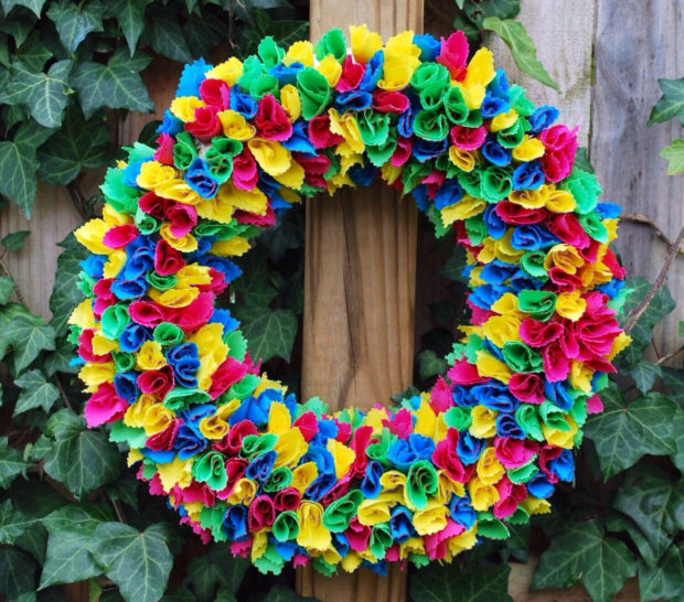 Buy it on: www.etsy.com 15 Colorful Handmade Summer Wreath Ideas To Refresh Your Front Door (6)