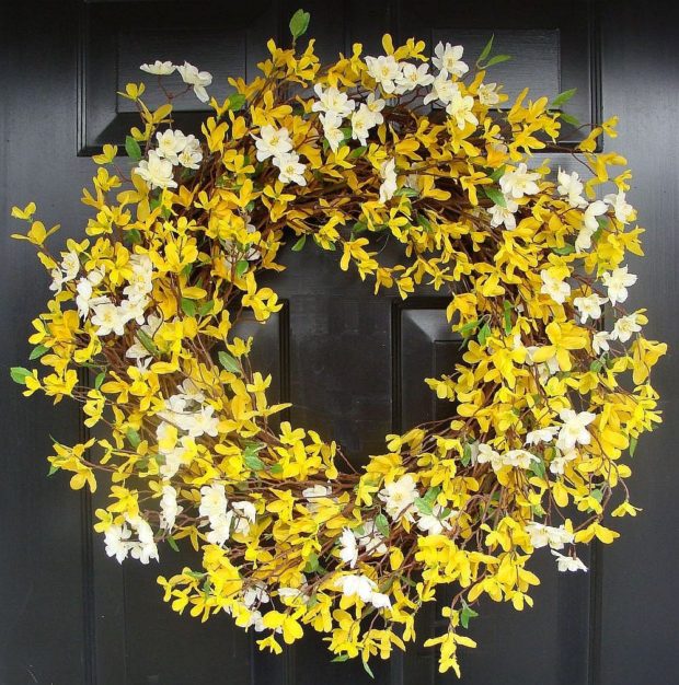 15 Colorful Handmade Summer Wreath Ideas To Refresh Your Front Door (8)