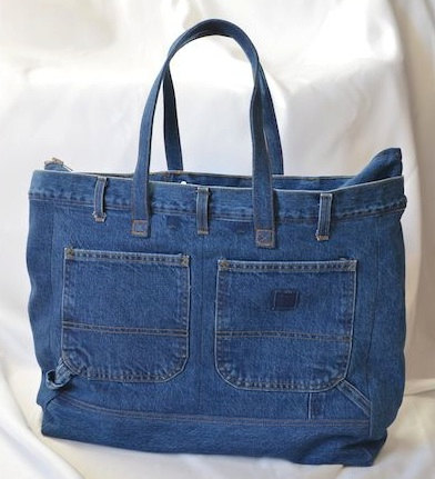 Buy it on: www.etsy.com 17 Chic Handmade Bags From Repurposed Materials (1)
