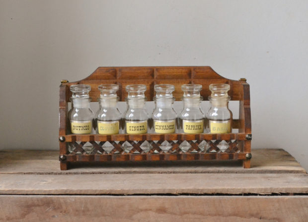 17 Creative Spice Rack Designs That Your Kitchen Lacks (7)