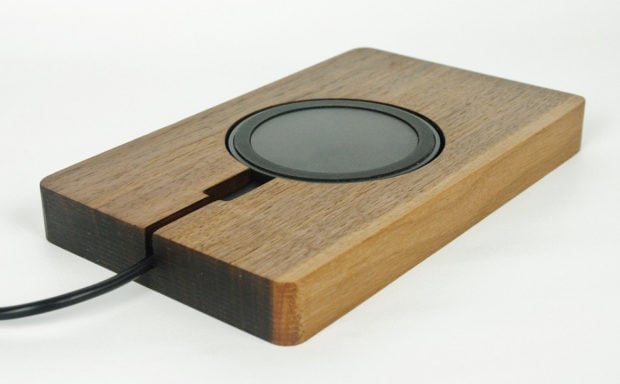 17 Inventive Handmade Dock And Stand Designs For Your Electronics - Diy Wireless Charging Stand