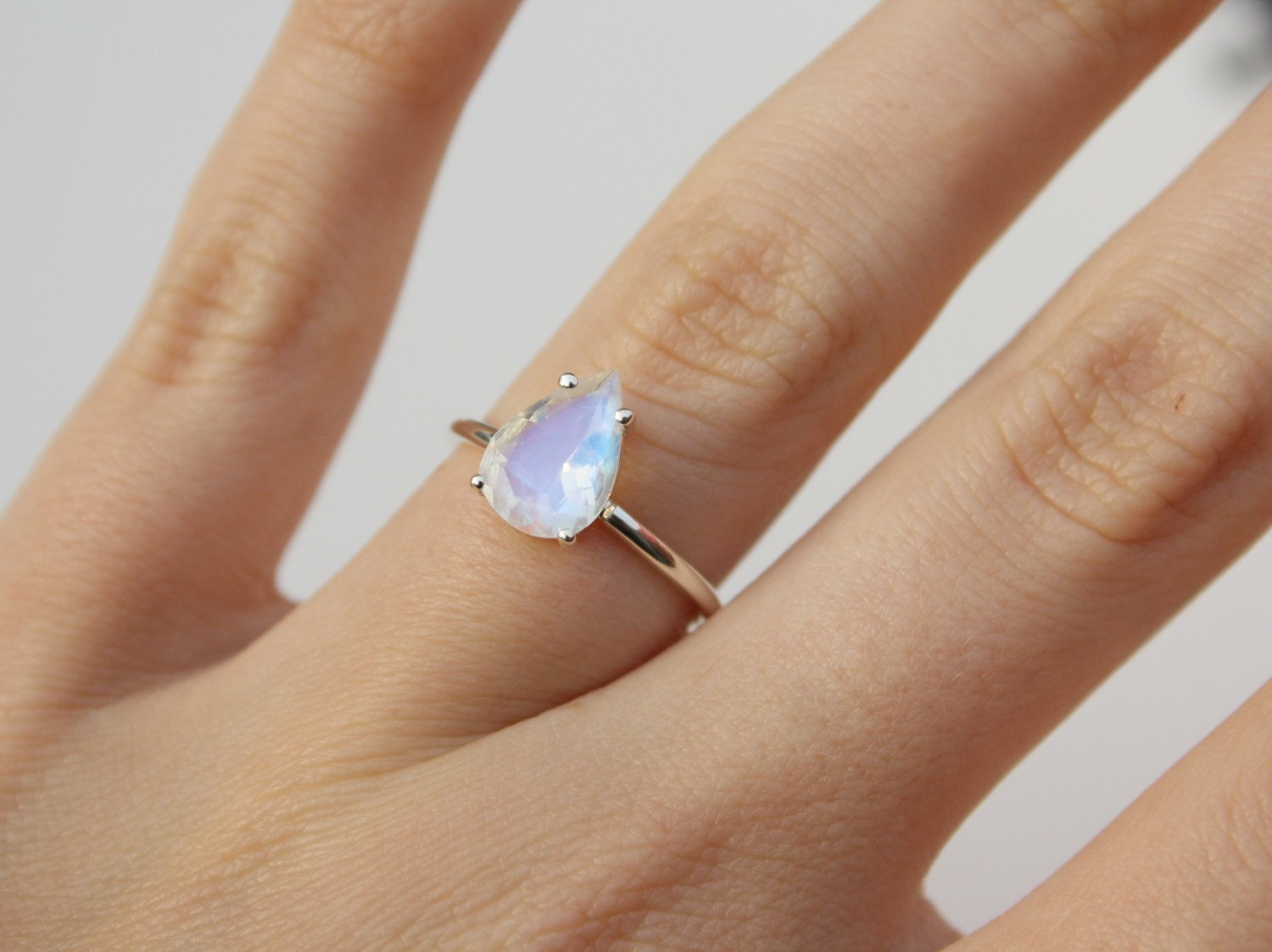 15 Enchanting Handmade Moonstone Jewelry Designs You're Going To Adore