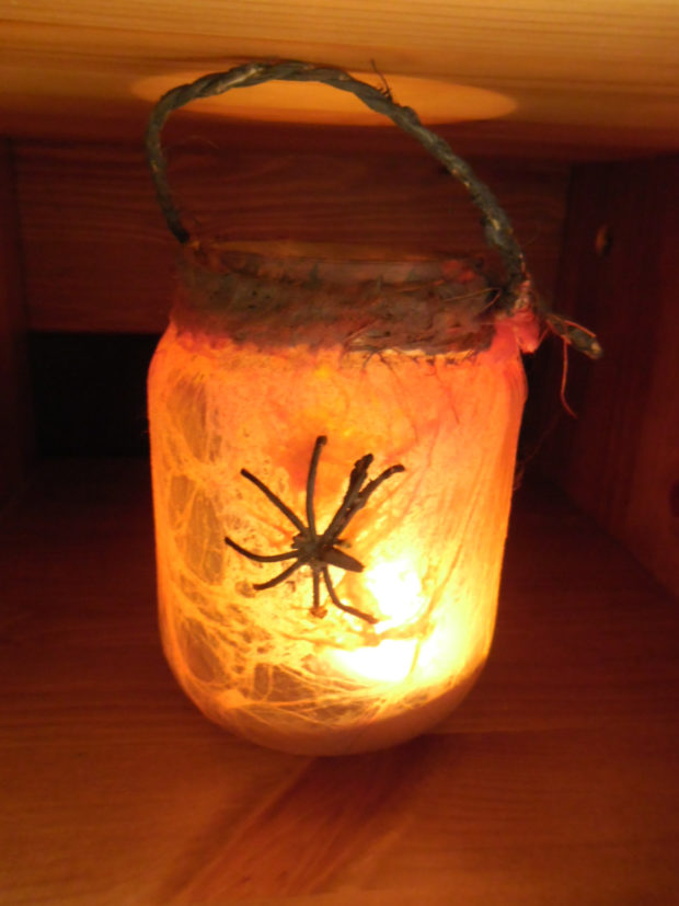 15-frightening-halloween-lights-designs-that-will-create-an-eerie-ambience-12