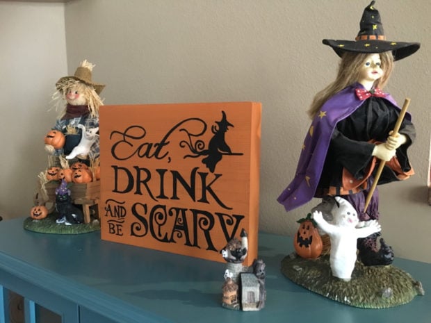 16 Scary And Creative Handmade Halloween Decorations For Your Halloween Party (13)
