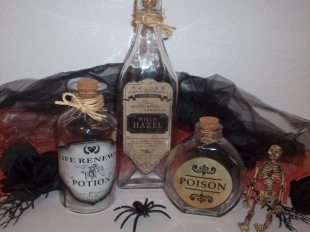 16 Scary And Creative Handmade Halloween Decorations For Your Halloween Party (14)