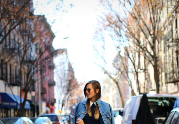 20 Stylish Outfit Ideas with Denim Jacket- The Fall Fashion Essential - layering, how to style denim jacket, fall street style, fall outfit ideas, fall denim jacket outfits, denim jacket outfit idea, denim jacket outfit, denim jacket