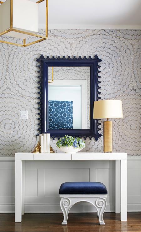 foyer-navy-blue-mirror-gold-lamp