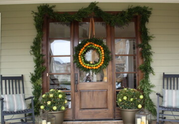 18 Festive Christmas Front Door Decorating Ideas - Festive Christmas Front Door Decorating Ideas, Festive Christmas Front Door, Christmas Front Door Decorating Ideas, Christmas front door decor, Christmas Decorating Ideas