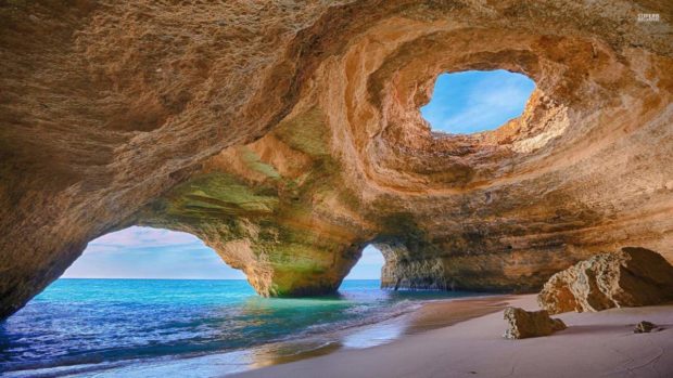 sea-cave-benagil-beach-algarve-portugal