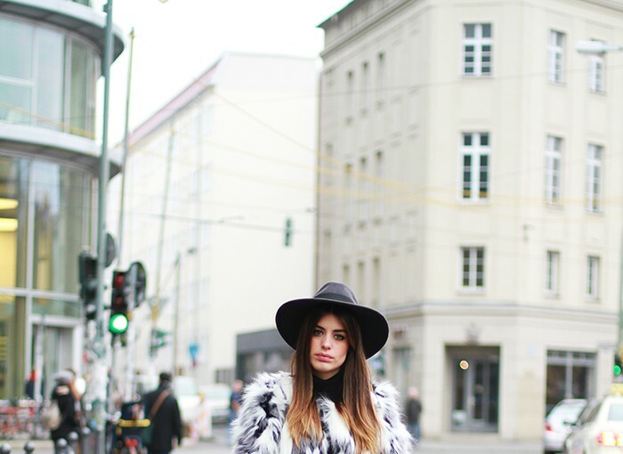 Statement Hats: 17 Winter Outfit Ideas That Are Anything But Boring (Part 1) Statement Hats: 17 Winter Outfit Ideas That Are Anything But Boring (Part 1) - winter outfit ideas, winter hat outfit ideas, hat outfit ideas, fall hat outfit ideas