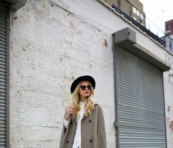Statement Hats: 17 Winter Outfit Ideas That Are Anything But Boring (Part 2) Statement Hats: 17 Winter Outfit Ideas That Are Anything But Boring (Part 2) - winter outfit ideas, winter hat outfit ideas, hat outfit ideas