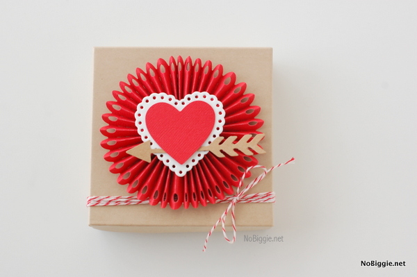 15 Ideas for Sweet DIY Cards to Send Your Valentine - valentine's day crafts, diy Valentine's day ideas, diy Valentine's day cards, diy Valentine's day, diy cards