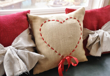 15 Adorable DIY Pillow Ideas for Valentine’s Day - diy Valentine's day gifts, diy Valentine's day decorations, diy Valentine's day, diy pillows, DIY Pillow Ideas for Valentine’s Day