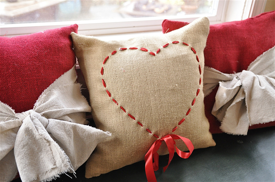 15 Adorable DIY Pillow Ideas for Valentine’s Day - diy Valentine's day gifts, diy Valentine's day decorations, diy Valentine's day, diy pillows, DIY Pillow Ideas for Valentine’s Day