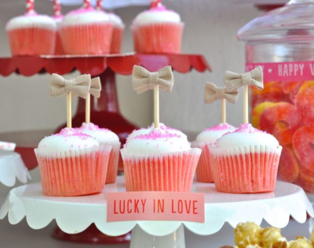 16 Amazing DIY Decorating Ideas for The Best Valentine’s Day Party - diy Valentine's day party, diy Valentine's day decorations, diy Valentine's day, diy party decorations, diy party