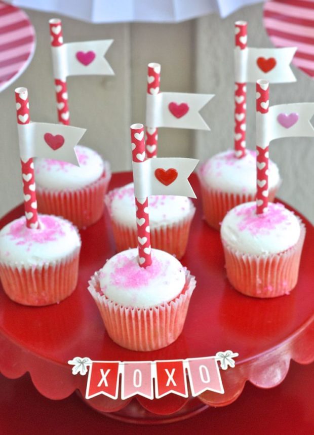 16 Amazing DIY Decorating Ideas for The Best Valentine’s Day Party - diy Valentine's day party, diy Valentine's day decorations, diy Valentine's day, diy party decorations, diy party