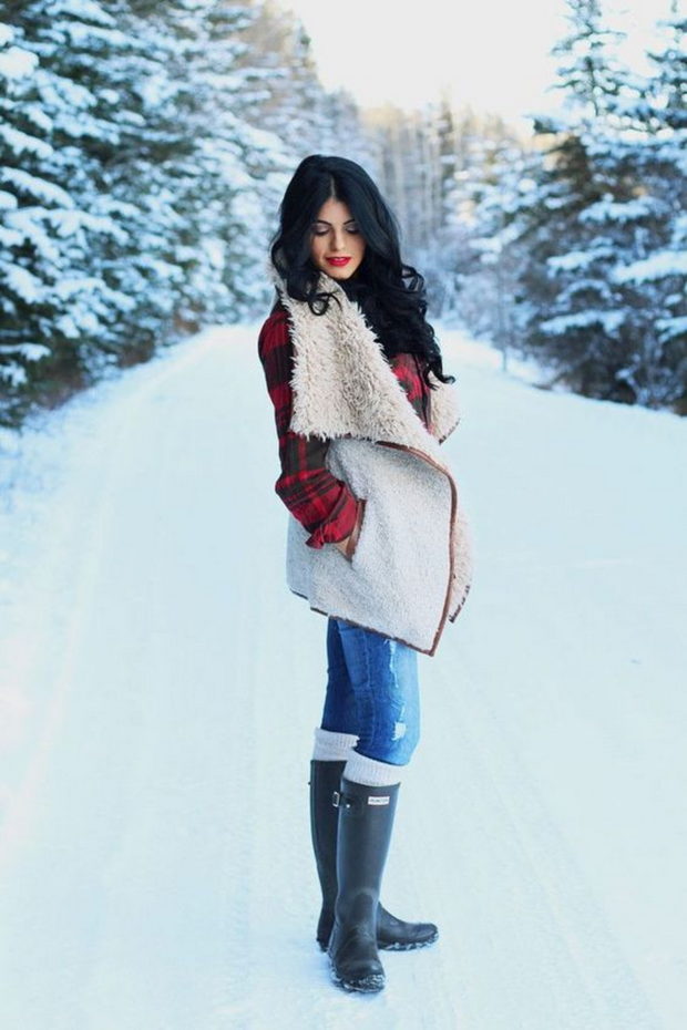 Winter Fashion: 18 Cute and Warm Outfits to Wear During a Snow Day - winter street style, winter outfit ideas, snow day outfit ideas, snow day