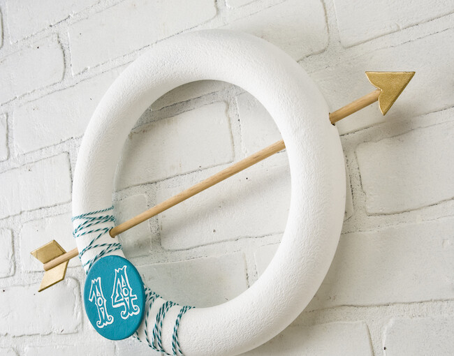 Feel The Love- 17 DIY Valentine’s Wreaths Feel The Love- 17 DIY Valentine’s Wreaths - DIY Wreaths Ideas, diy Valentine's day wreath, diy Valentine's day cards, diy Valentine's day