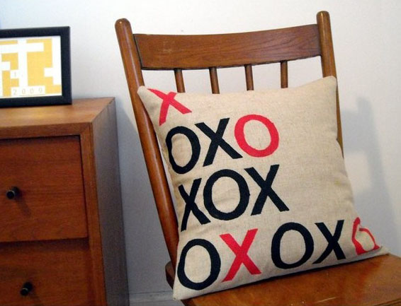 15 Adorable DIY Pillow Ideas for Valentine’s Day - diy Valentine's day gifts, diy Valentine's day decorations, diy Valentine's day, diy pillows, DIY Pillow Ideas for Valentine’s Day