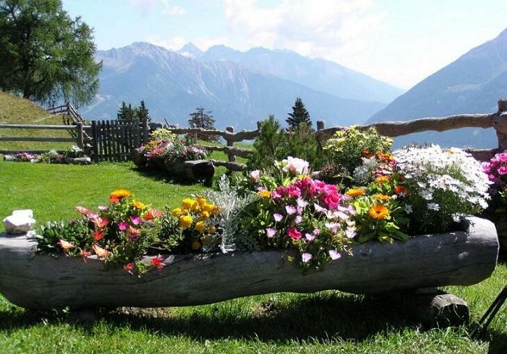 16 DIY Ideas for How to Recycle Tree Stumps for Garden Decor 16 DIY Ideas for How to Recycle Tree Stumps for Garden Decor - recycled products, Recycle Tree Stumps for Garden Decor, Recycle Tree Stumps, DIY Recycled Products, diy garden projects, diy garden