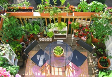 18 Amazing Ideas For Spring Decor On Your Balcony - Spring Decor On Your Balcony, spring decor, Spring Balcony, Small Balcony, balcony garden, balcony decor
