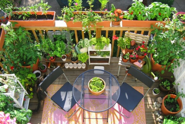 18 Amazing Ideas For Spring Decor On Your Balcony 18 Amazing Ideas For Spring Decor On Your Balcony - Spring Decor On Your Balcony, spring decor, Spring Balcony, Small Balcony, balcony garden, balcony decor