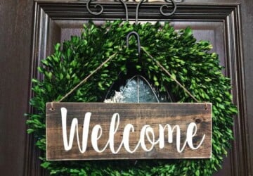 15 Amazing DIY Welcome Signs for Your Front Porch - welcome sign, spring porch decor, porch decor, diy welcome signs, diy welcome sign, diy front door