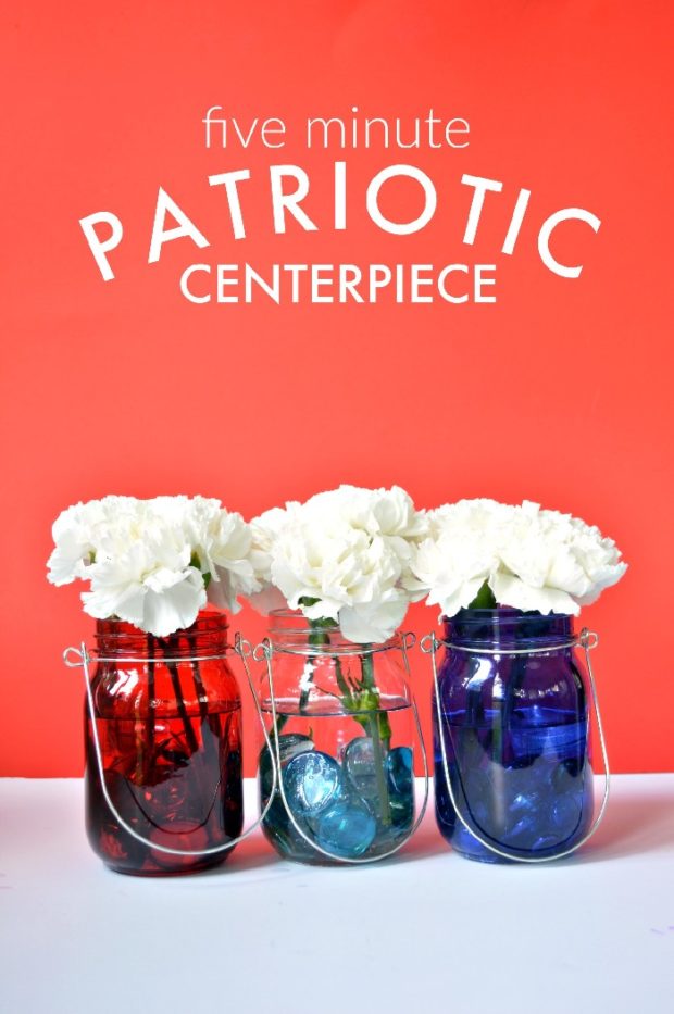 4th of July Crafts: 15 Red, White and Blue Centerpieces - diy centerpiece, diy 4th of July decorations, 4th of July party, 4th of July diy decor, 4th of July centerpiece, 4th of July