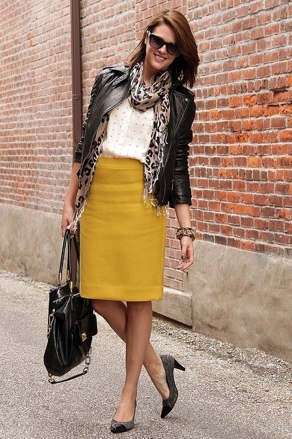 10 Elegant Pencil Skirts For Professional Look - woman, Trend, skirt, pencil skirt, floral, fashion