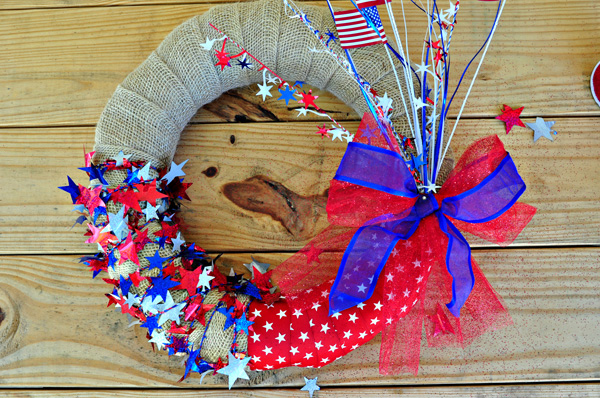 17 Easy Patriotic 4th of July Crafts - diy 4th of July decorations, 4th of July party, 4th of July diy wreath, 4th of July diy decor, 4th of July centerpiece, 4th of July, 4th july