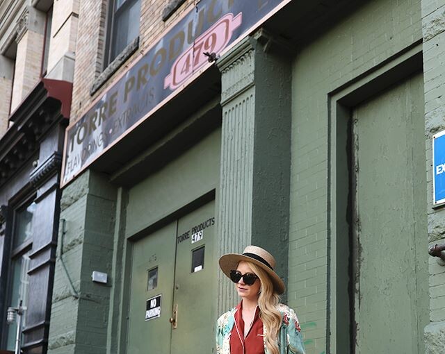 18 Cool Ways to Style Jeans This Summer 18 Cool Ways to Style Jeans This Summer - summer outfit ideas, summer jeans outfit ideas, jeans outfit ideas, casual summer outfit