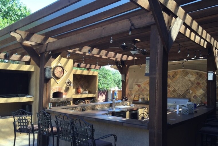 Building an Outdoor Kitchen - Top 6 Planning Considerations Building an Outdoor Kitchen - Top 6 Planning Considerations - timing, practicality, outdoor kitchen, maintenance, luxuries, features, cost