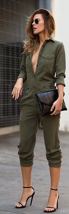 15 Amazing Military Outfits For A Powerful Look - woodland, women, woman, trendy, pattern, outfit, military, chic, camouflage, camo, army