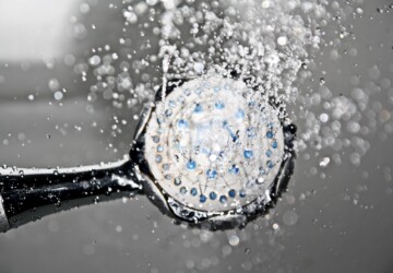 5 Easy Water Saving Tips in the Bathroom -