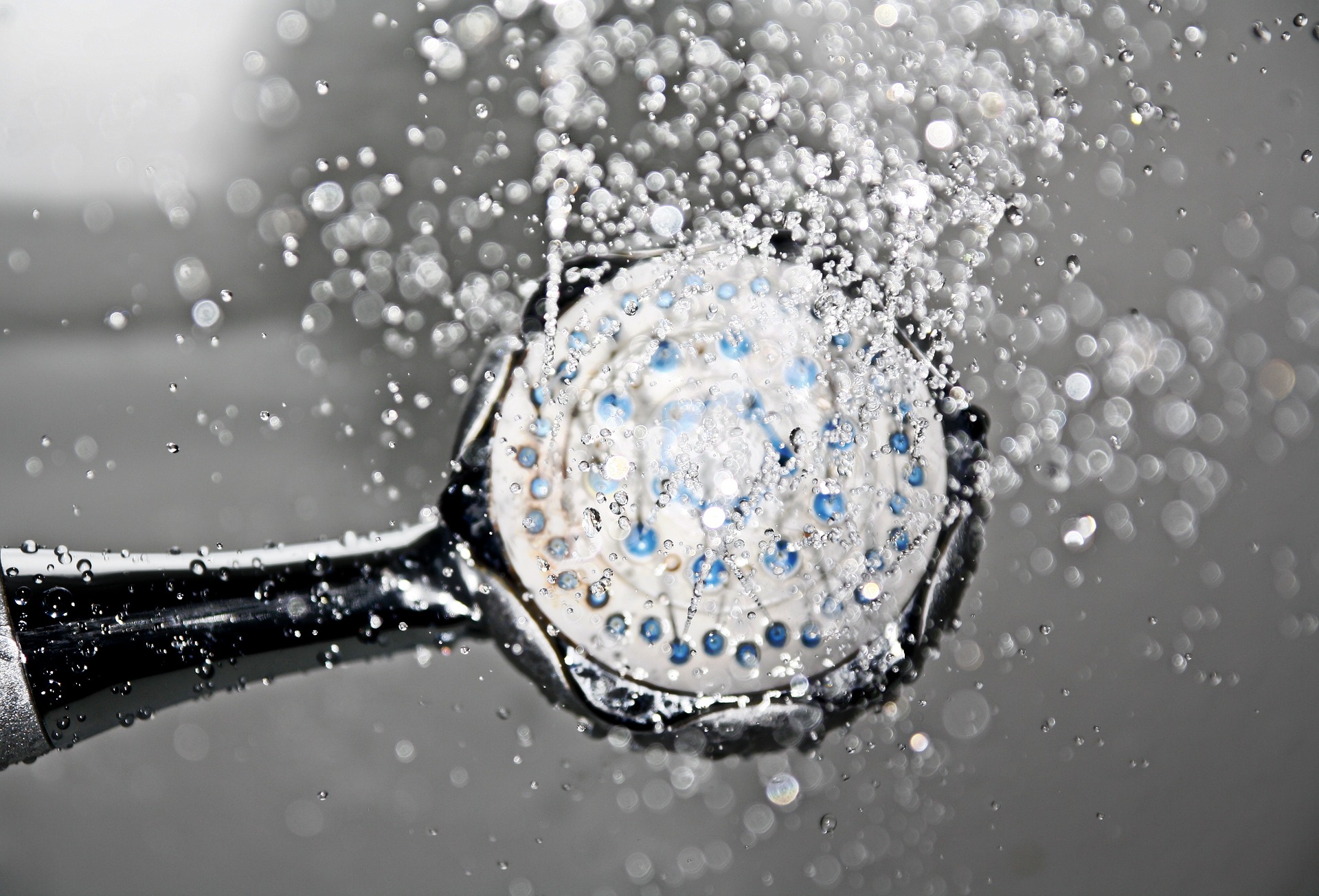 5 Easy Water Saving Tips in the Bathroom -